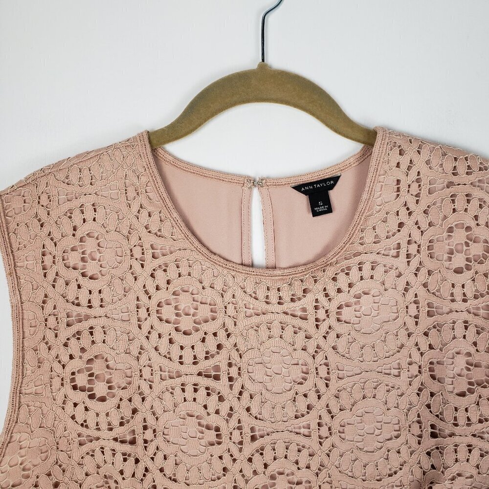 Ann Taylor Lace Sleeveless Peplum Top Dressy Beige Blush Special Occasion Size S - Picture 4 of 9